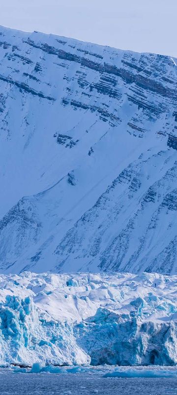 spitsbergen mountains and glacier near longyearbyen istk