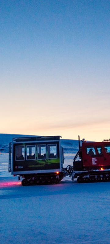 svalbard longyearbyen snowcat htgrtn