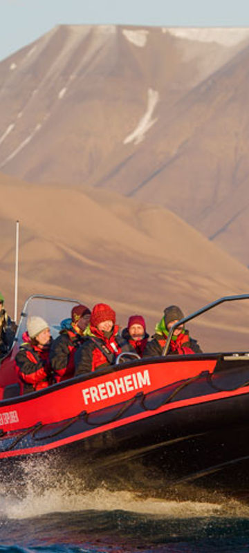 svalbard summer rib boat trip rib htgrtn