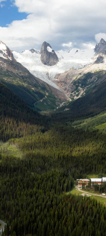 bugaboo-lodge-aerial-view