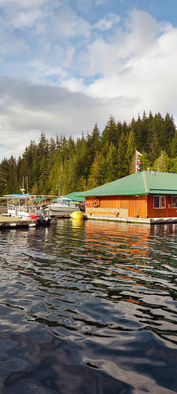 knight-inlet-lodge-view-from-water