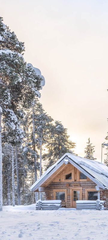 nellim-log-cabin-exterior