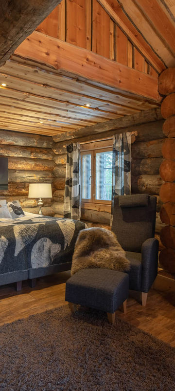 nellim-log-cabin-interior