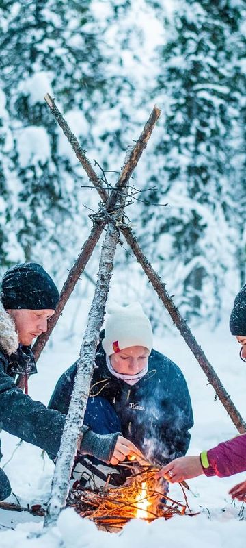 swedish-lapland-icehotel-wilderness-experience-campfire-ak