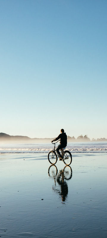 wickaninnish-inn-family-biking -chesterman-beach