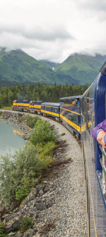 alaskan-railroad-goldstar-viewing-platform