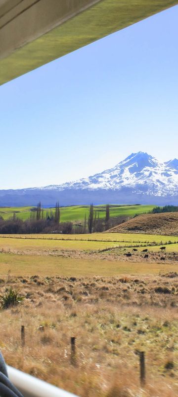 new-zealand-photographing-ruapehu-northern-explorer-rail-journey-gjnz-robin-heyworth