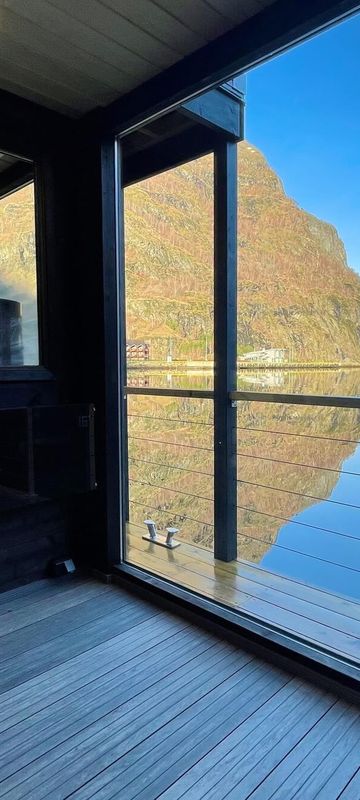 norway-aurlandsfjord-fjord-sauna-winter-view