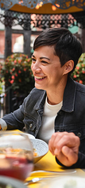 canada-friends-dining-in-toronto-dc