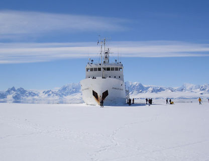 antarctica ship ice landing cm