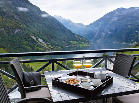 Hotel Union Geiranger spa suite view