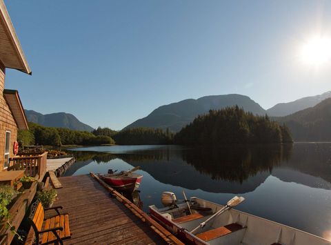 british columbia great bear lodge water view