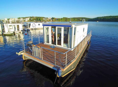 finland standard houseboat exterior