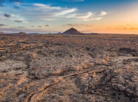 iceland reykjanes peninsula volcanic landscape rth