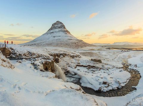 iceland snaefellsnes kirkjufell winter sun istk