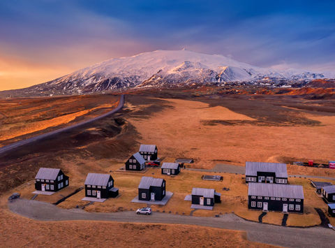 iceland view over glacier lodge to snaefellsjokull rth