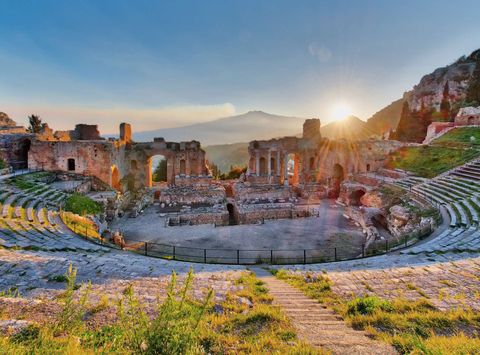 italy sicily taormina amphitheatre istk