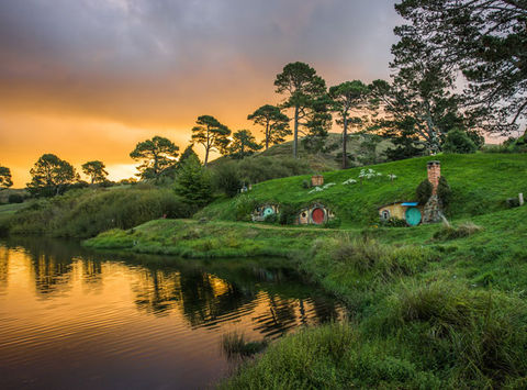 new zealand hobbiton movie set and farm tour