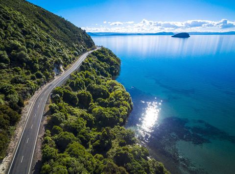 new zealand lake taupo state hwy1 istk