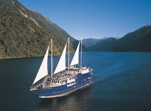 new zealand southern lakes doubtful sound overnight cruise 2