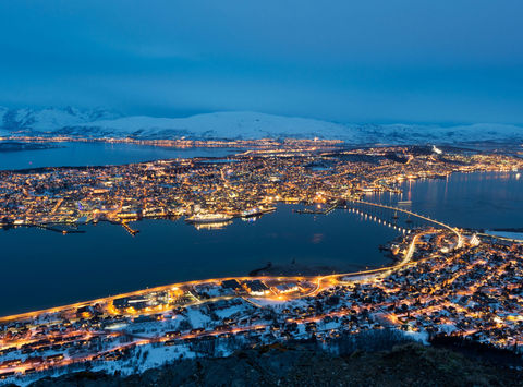 northern norway tromso evening lights adstk
