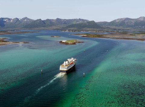 norwegian coastal voyage lofoten havila