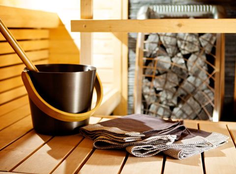 relax in a sauna istk