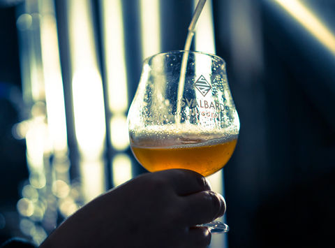svalbard longyearbyen beer tasting htgrtn