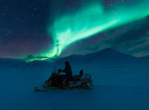 svalbard northern lights snowmobile safari htgrtn