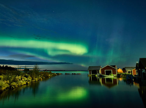 sweden lapland aurora coast brandon lodge gr