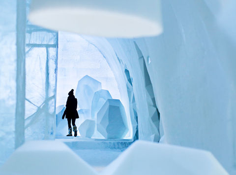 sweden lapland icehotel23 main hallway