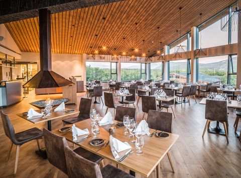 west hotel husafell dining area restaurant