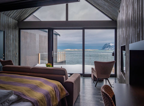 hamn-i-senja-aurora-room