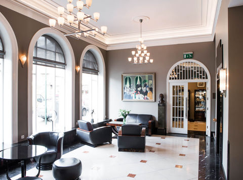 hotel-borg-seating-area