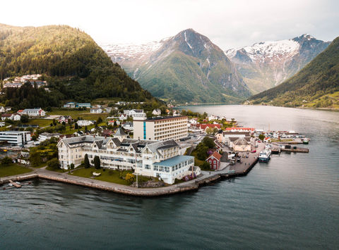 kviknes-hotel-aerial-view