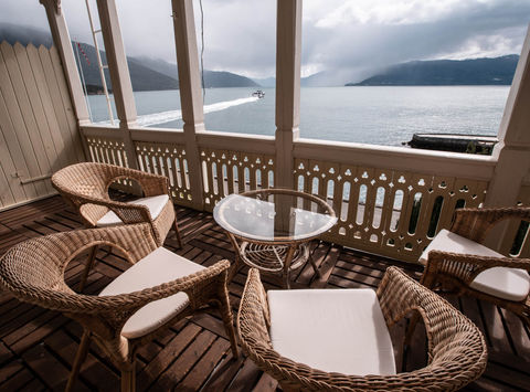 kviknes-hotel-historic-double-room-fjord-view