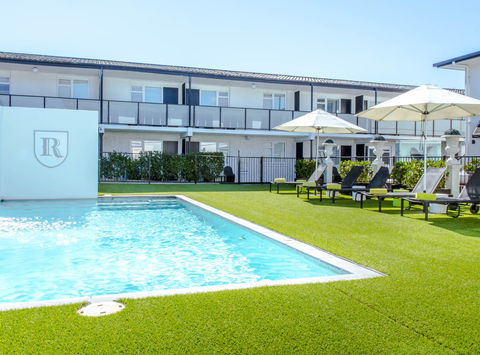 regent-of-rotorua-pool-view