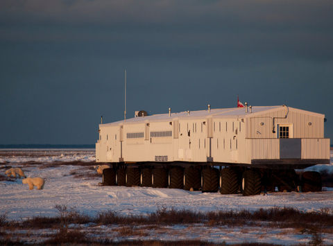 churchill-tundra-lodge-exterior-nh