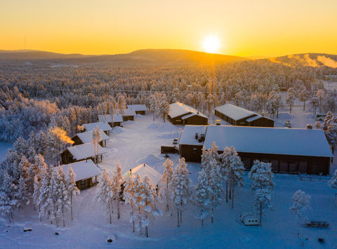 finnish-lapland-aerial-view-over-inari-wilderness-hotel-winter-sun
