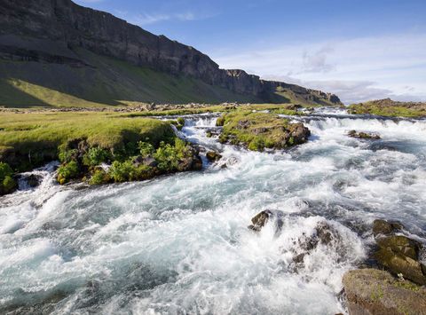 iceland-south-coast-waterfall-near-kirkjubaejarklaustur-wg