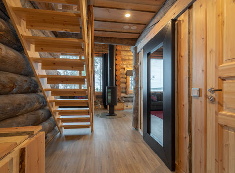 inari-wilderness-hotel-log-cabins-interior-whs