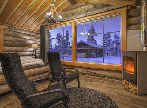 muotka-wilderness-hotel-panorama-log-cabin-interior