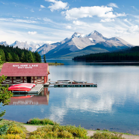 canada alberta maligne lake boathouse adstk