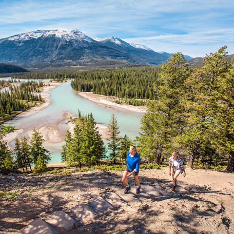 canada hiking in jasper np ta