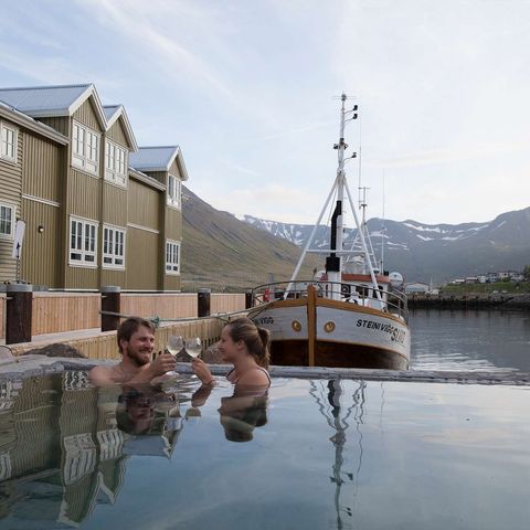 iceland siglo hotel outdoor hot tub