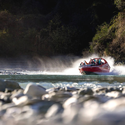 new-zealand-shotover-river-jet-boat-experience-queenstown-tnz