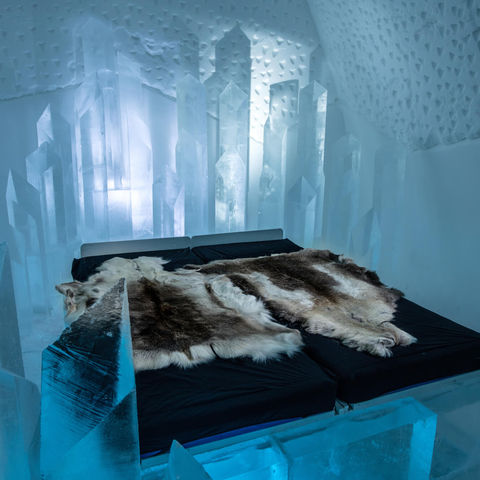 swedish-lapland-icehotel-ice-room-ak