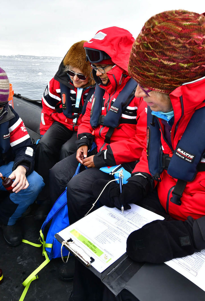 antarctica passenger involved in citizen science pl