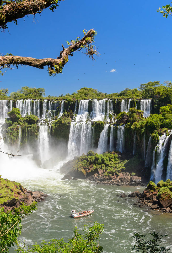 argentina iguasu falls and tour boat istk