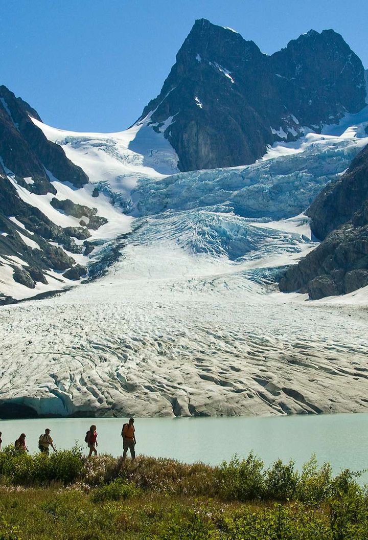 Heli-hiking from Tweedsmuir Park Lodge